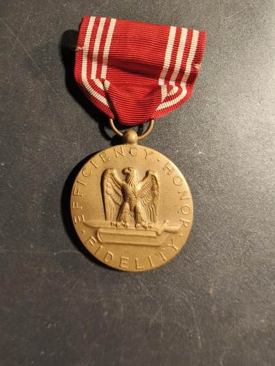 老王徽章第168期 - 美国陆军品德优良奖章    二战版本