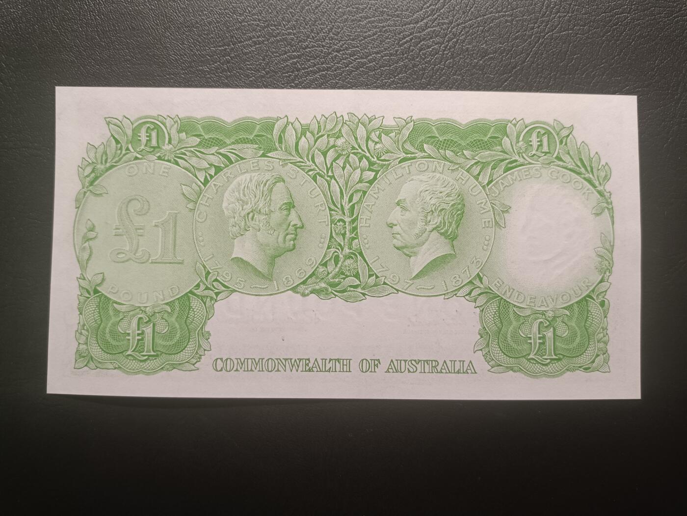 2025十二月第一期，总206期 澳大利亚1953版1镑UNC-，女王侧像和三大发现大洋洲探险家浮雕