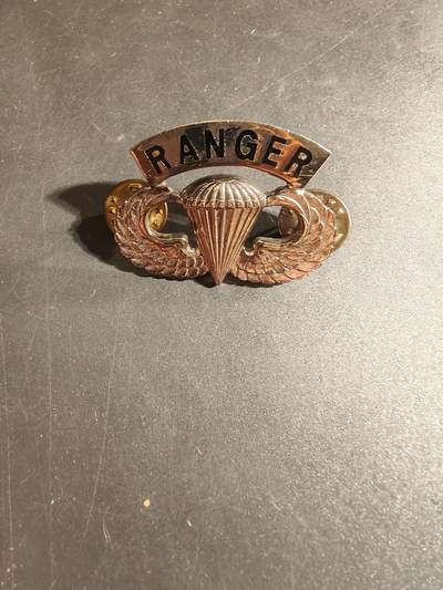 老王徽章第168期 - 美国陆军游骑兵特种部队伞降技能章