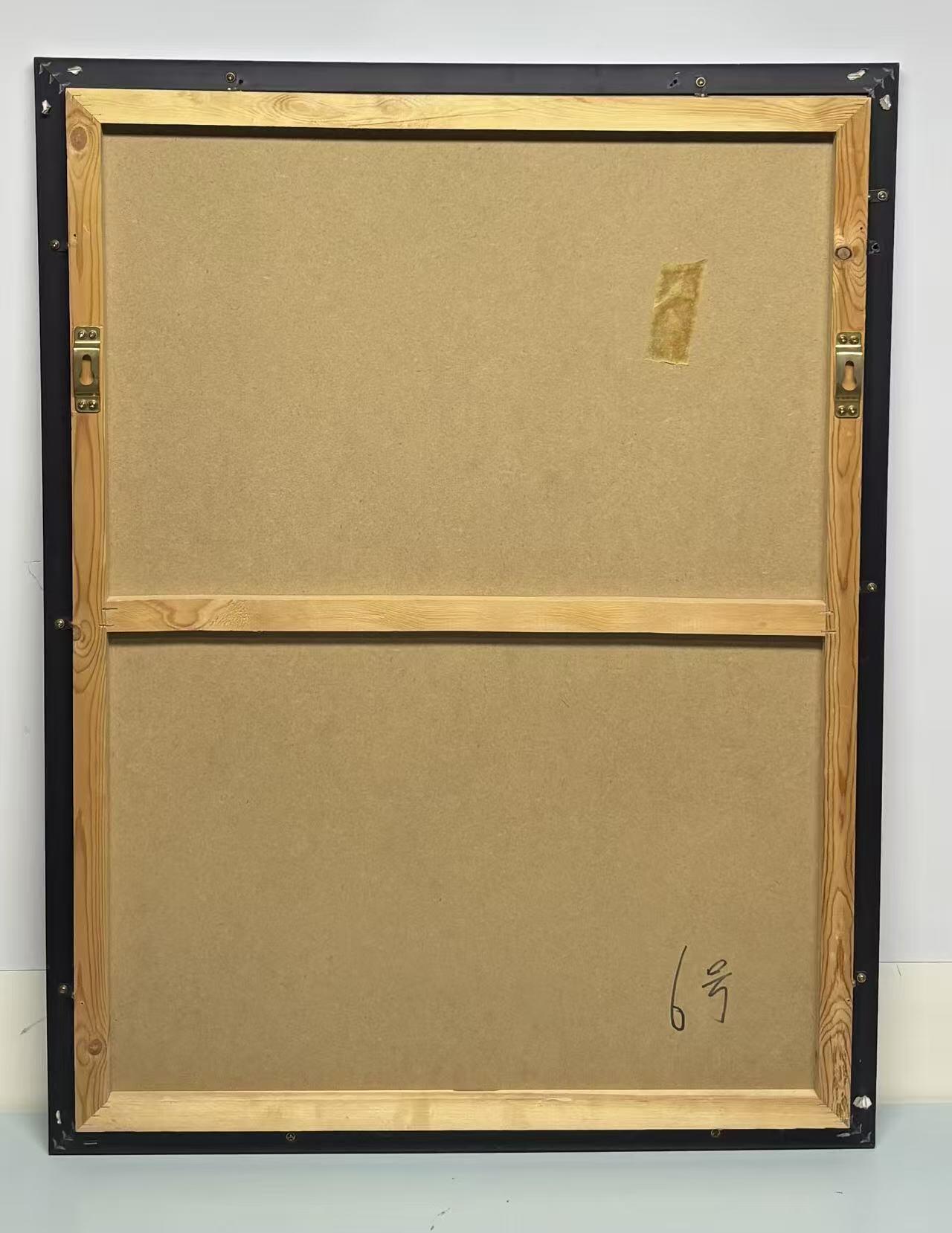 零元拍：詹姆斯亲笔签名湖人总冠军主场球衣，已做精美装裱，亚克力有轻微划痕，外框尺寸：647X847MM。因展品出展，镜框可能有轻微划痕，介意勿拍