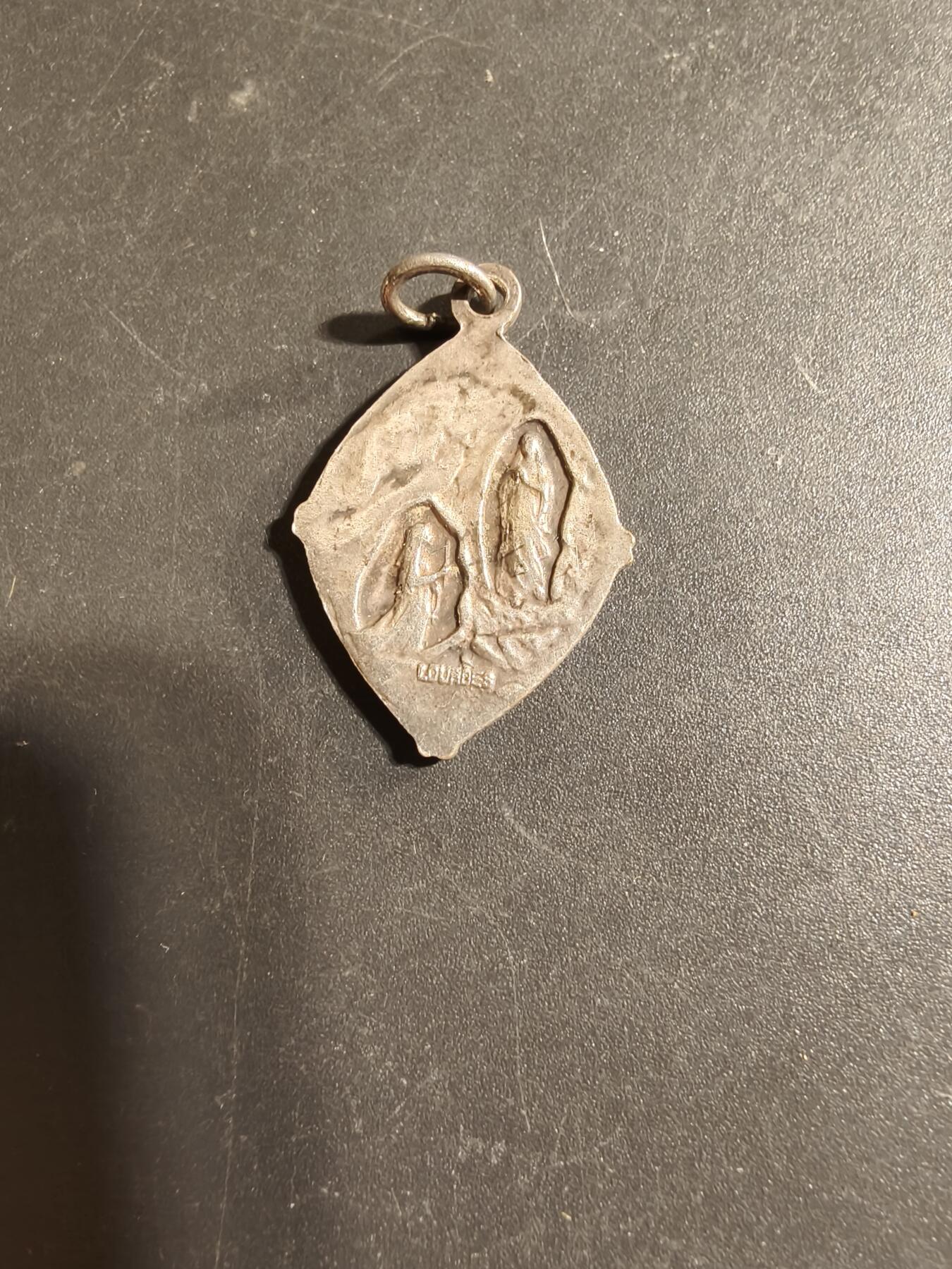 老王徽章第168期 法国天主教会纪念章