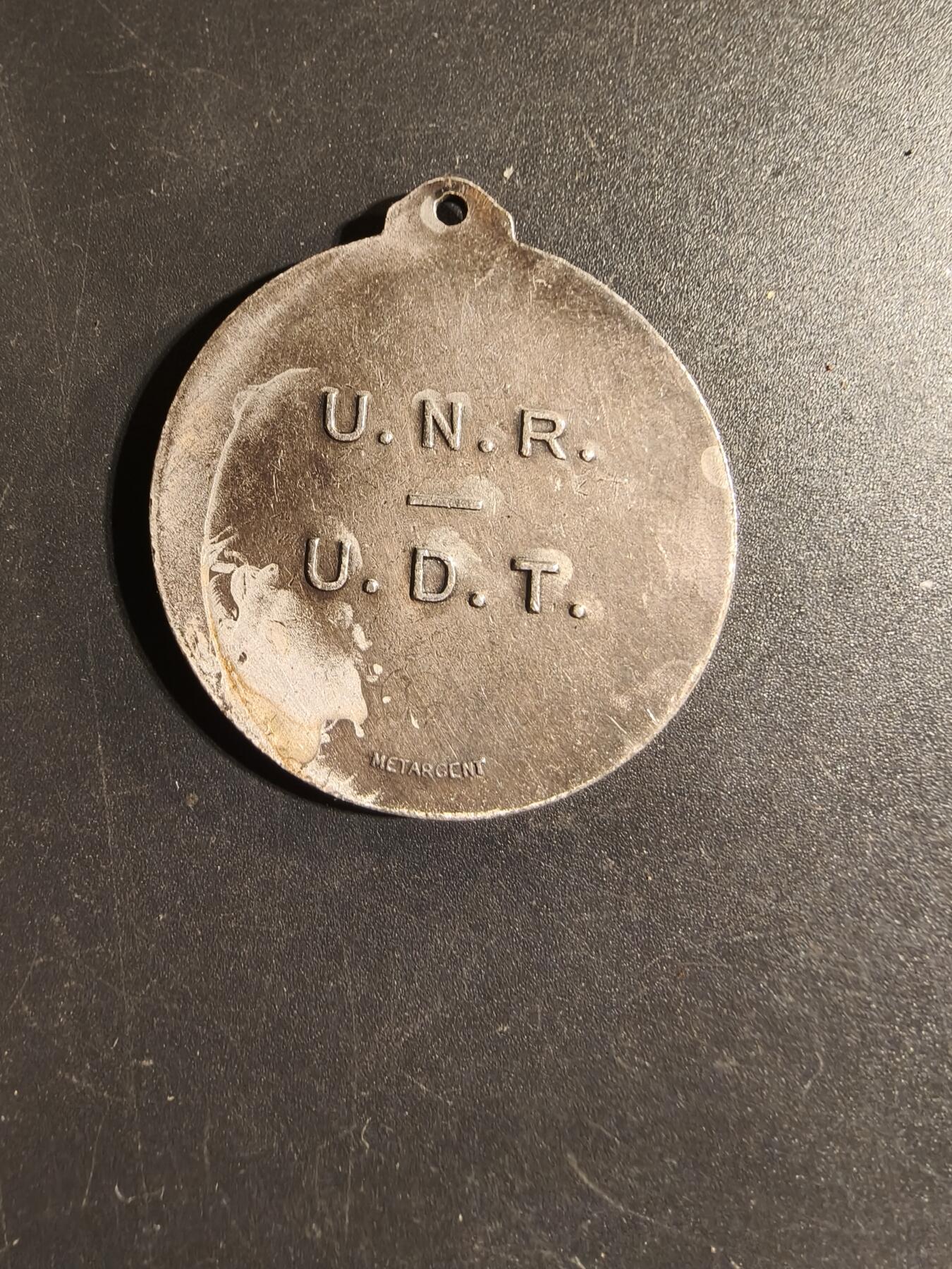 老王徽章第168期 法国戴高乐“新共和联盟”（戴高乐创建的一个主要政党）纪念章