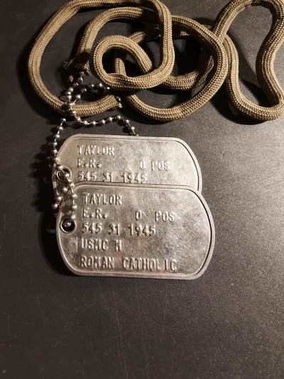 老王徽章第168期 - 美国海军陆战队狗牌一组     天主教徒    二战末期服役