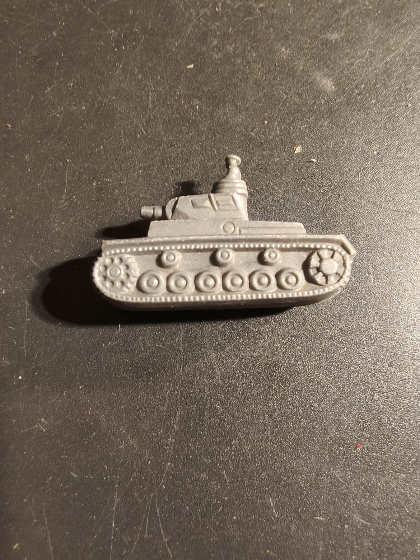 老王徽章第168期 德三3号坦克证章