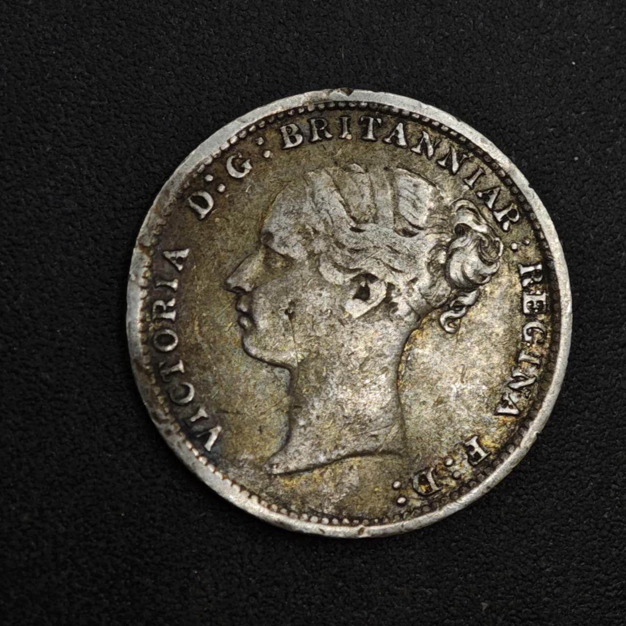 【淘币小摊】实时拍第八百一十八拍   散币小银币场   满百包邮可预留二周 每周一统一发货   英国1880年维多利亚3便士银币