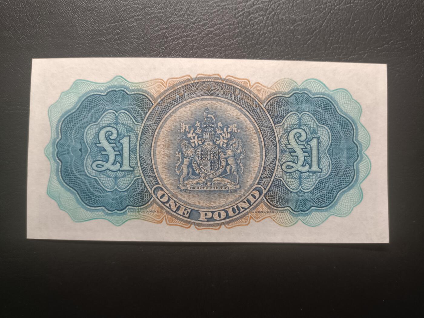 2025十二月第一期，总206期 英属百慕大1957年1镑UNC，稀有高品相经典品种，大冠女王和总督府徽章