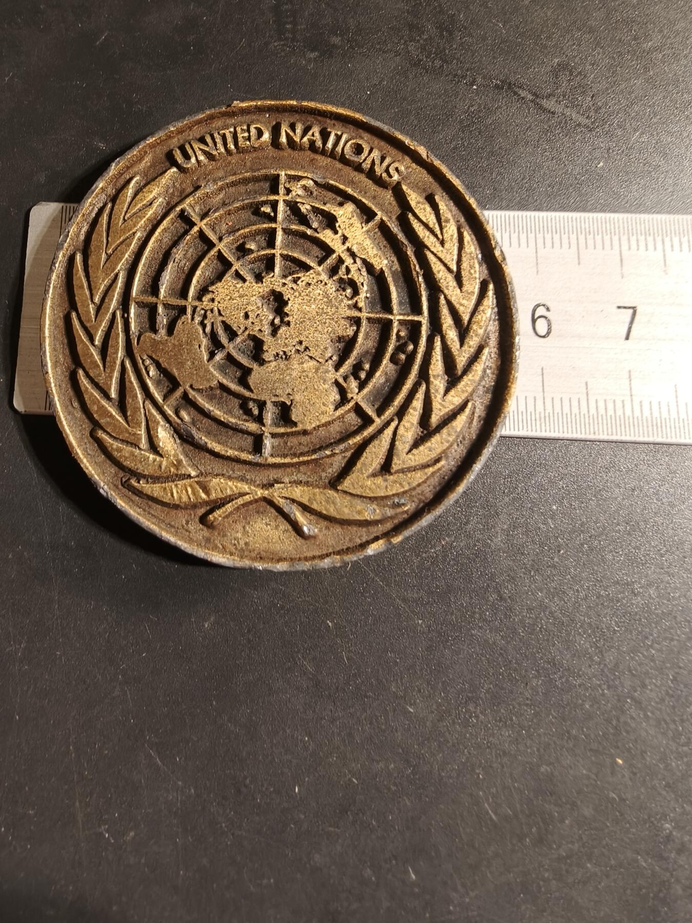 老王徽章第168期 加拿大蒙特利尔联合国大厦纪念章    直径56mm.   重量61.2g