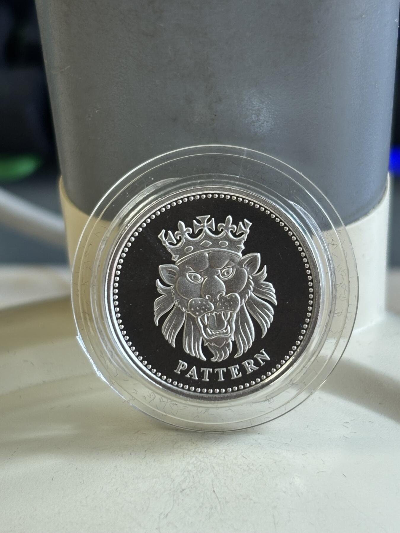 第184期拍卖 英国2004年皇室神兽1英镑精制纪念银币4枚全套，925银，发行5000套