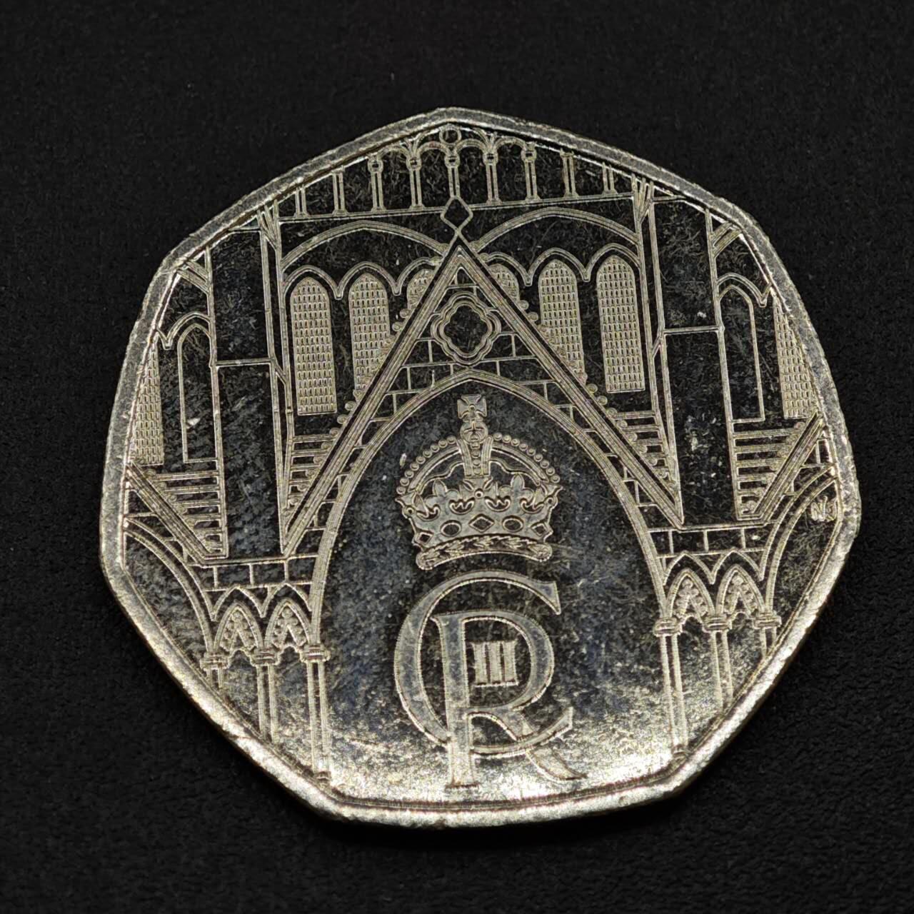 【淘币小摊】实时拍第八百一十八拍   散币小银币场   满百包邮可预留二周 每周一统一发货   英国2023年查尔斯三世50便士纪念币