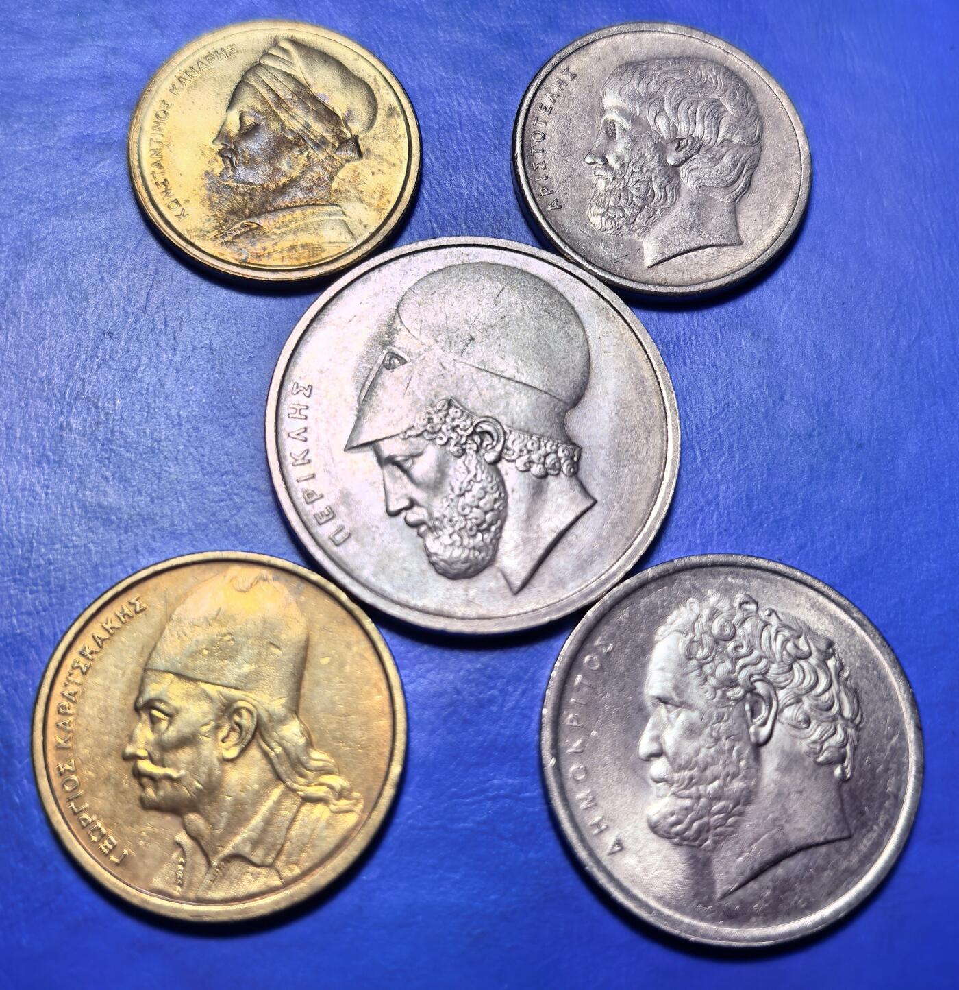 外国优质老铜币银币，周六九点倒数截拍，满百包邮，可寄存半年，喜欢朋友微信扫描二维码可直接参拍