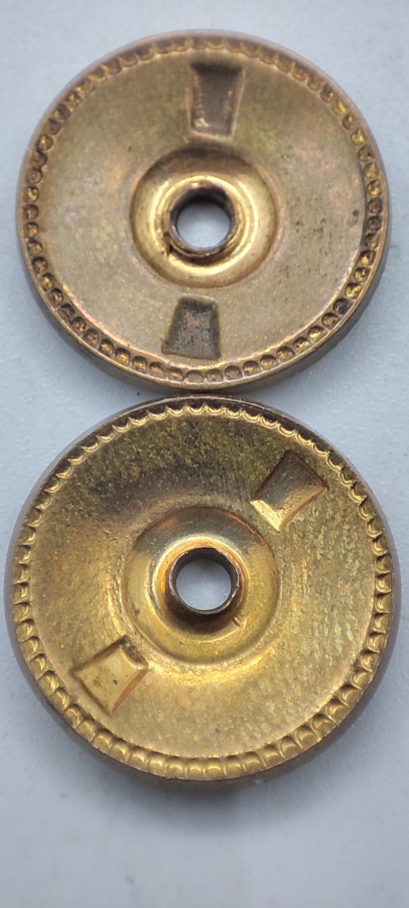 红色经典收藏 第34期   苏章专场 苏联克格勃50.60周年证章带证书 反面原装轮 珐琅完好 品相非常好 一个人的套章 