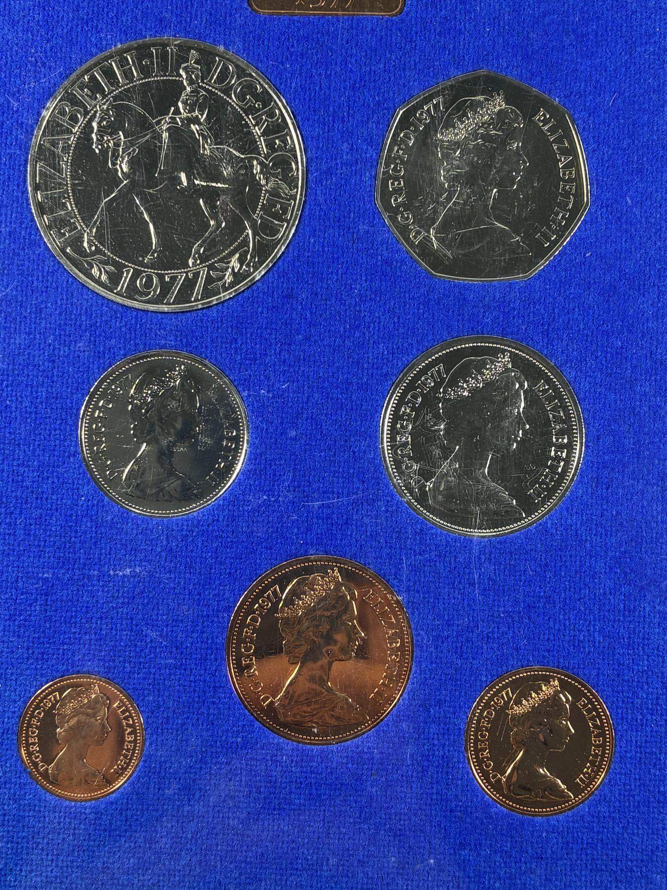 【雨安】【直播拍卖】【世界币章118期-裸币】2025-12-05 周五 19:30 保真 [现代套币] Great Britain 英国 套币 精制套币 1977年