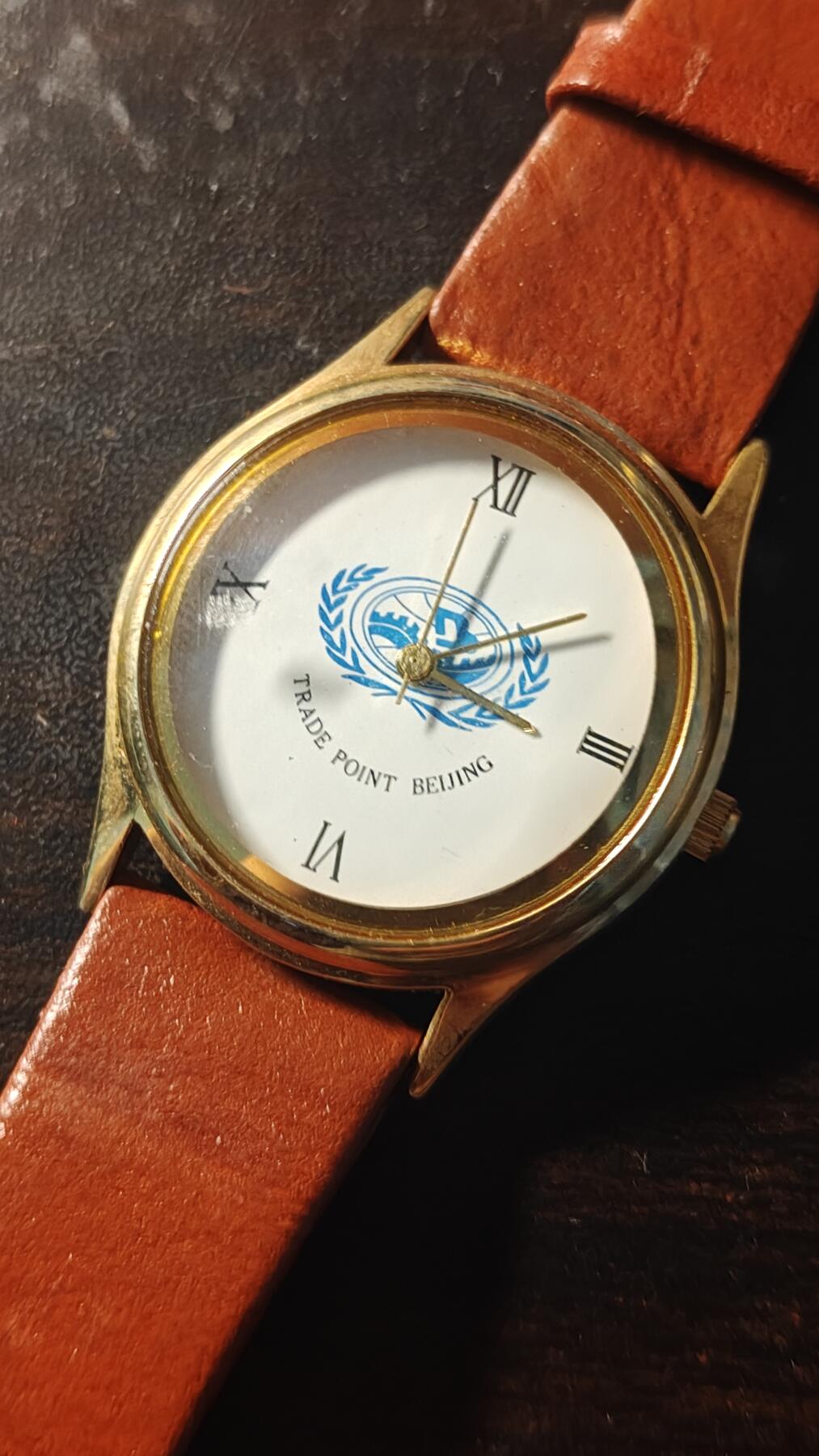 罗岚⭐新藏⭐特惠专拍第一场-分享拍场赚佣 90年代左右联合国驻北京贸易网络中心纪念手表，原盒库存品，未测试