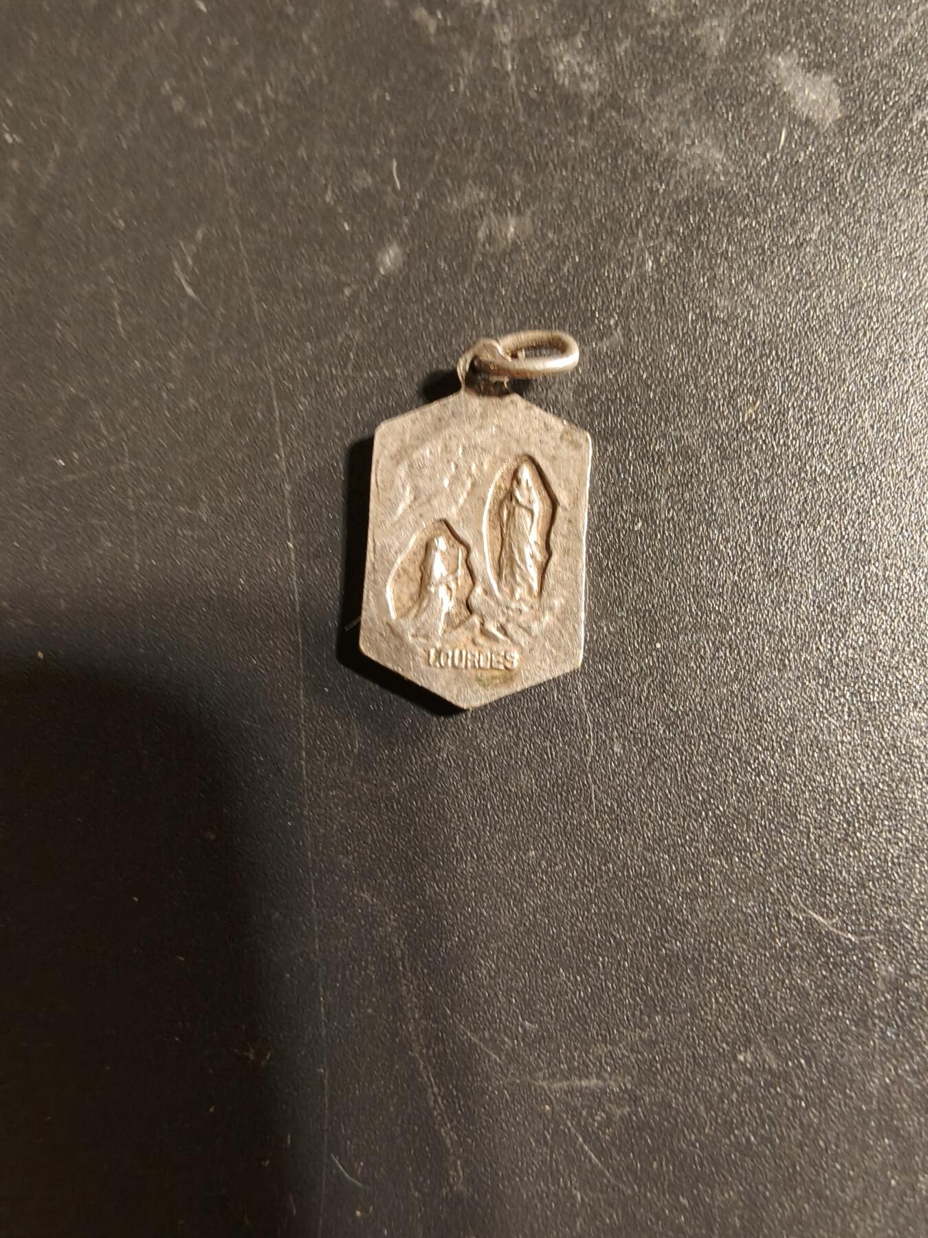 老王徽章第168期 法国天主教会纪念章