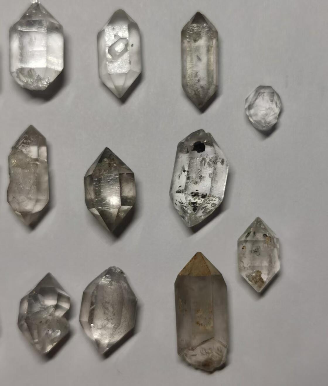 七河·世界钱币杂件水晶矿标小拍（总第30期） 藏家出品 X668 云贵闪灵水晶 小型 一组 14 枚 本件拍品由合作藏家负责邮寄