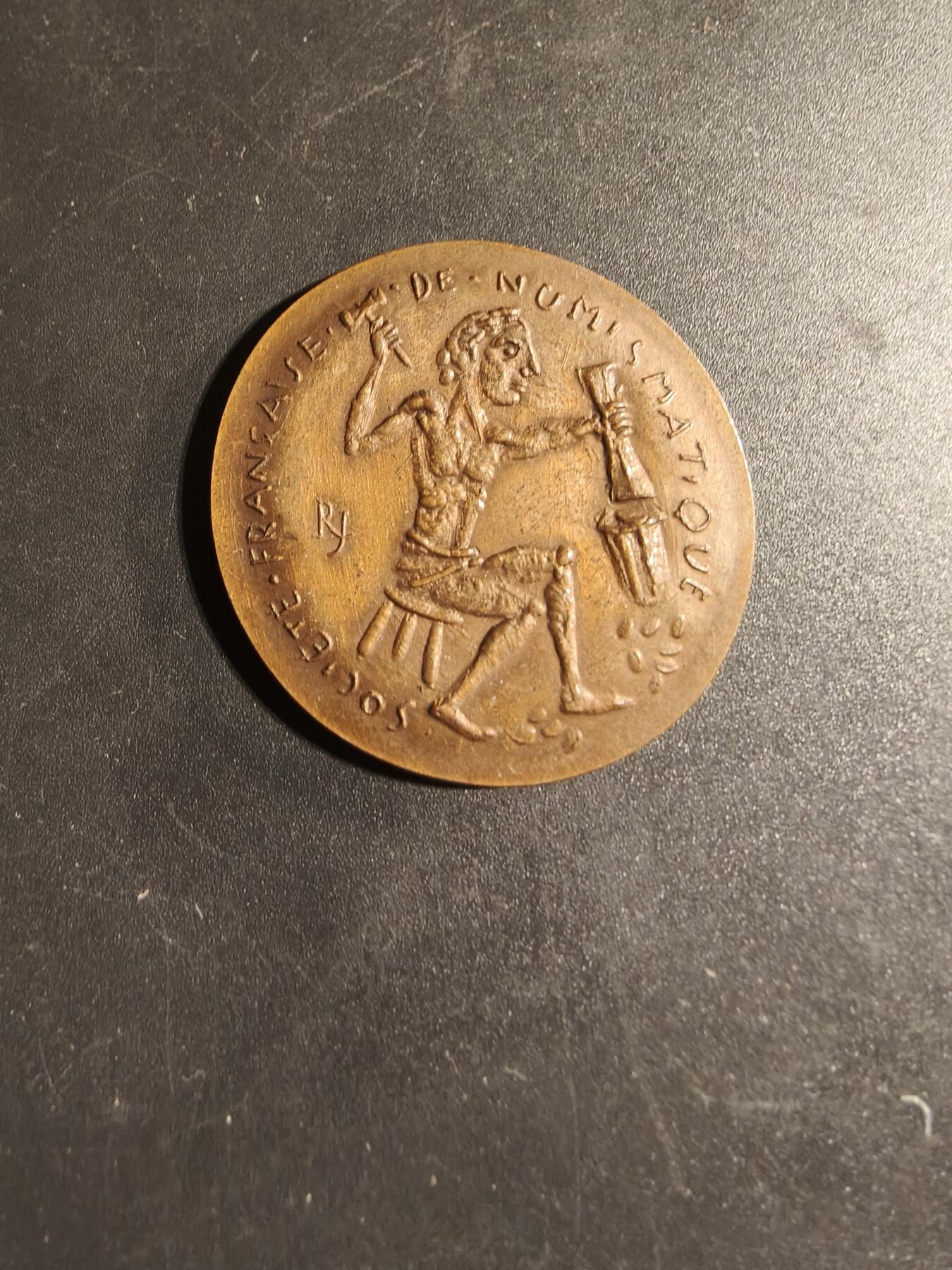 老王徽章第168期 法国钱币学会铸币师大铜章     直径34mm.    重量16g