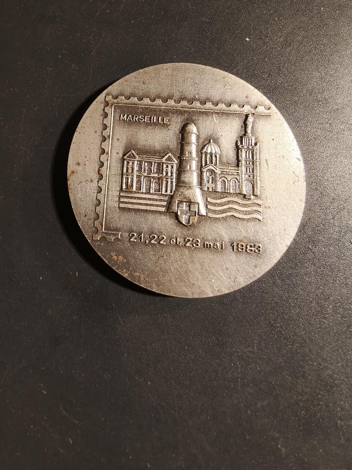 老王徽章第168期 法国集邮协会联盟第56届全国代表大会镀银大铜章    直径50mm.    重量54.6g