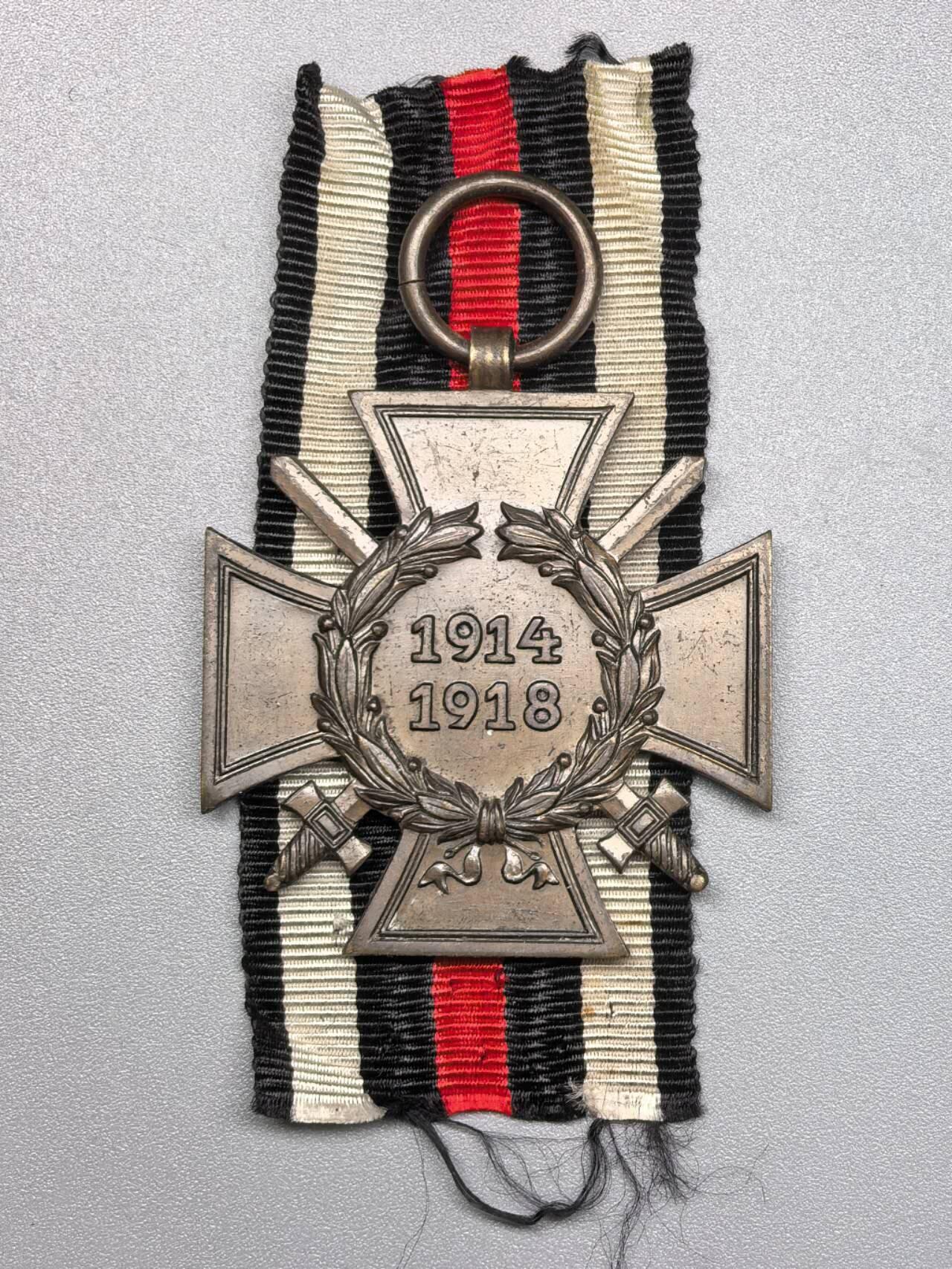 小驴勋章奖章收藏12月06日周六晚六点拍卖（珍爱和平，收藏战争，铭记历史，勿忘国耻，忠党爱国。有偿代拍，送拍规则在简介最后，参拍须阅读规则后再参拍，关系到运费包装发货时效真假辨别等关键信息，拍卖时不再发原图，看大图店主微信码在拍卖店铺介绍里） 佩剑兴登堡奖章