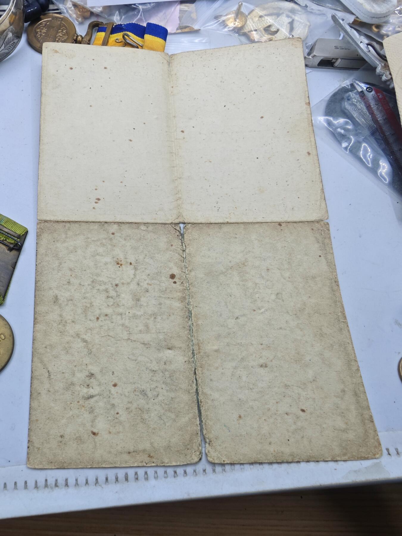 红色经典收藏 第34期   苏章专场 1943年实发  二战 苏联保卫列宁格勒奖章带战时临时大证书  证书折叠处有裂  有盒子