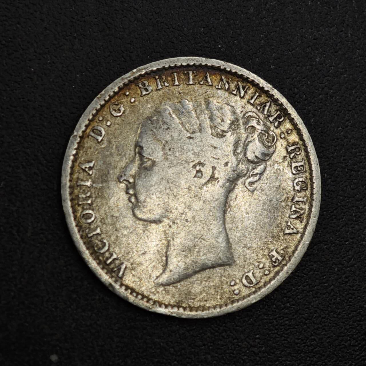 【淘币小摊】实时拍第八百一十八拍   散币小银币场   满百包邮可预留二周 每周一统一发货   英国1881年维多利亚3便士银币