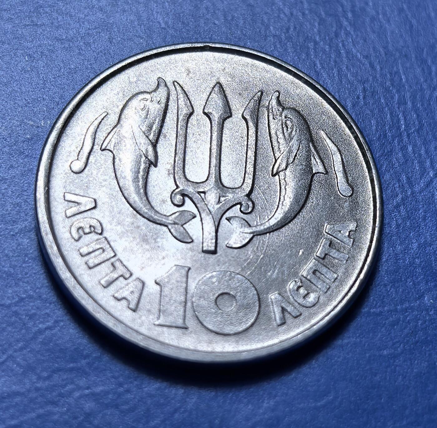 外国优质老铜币银币，周六九点倒数截拍，满百包邮，可寄存半年，喜欢朋友微信扫描二维码可直接参拍