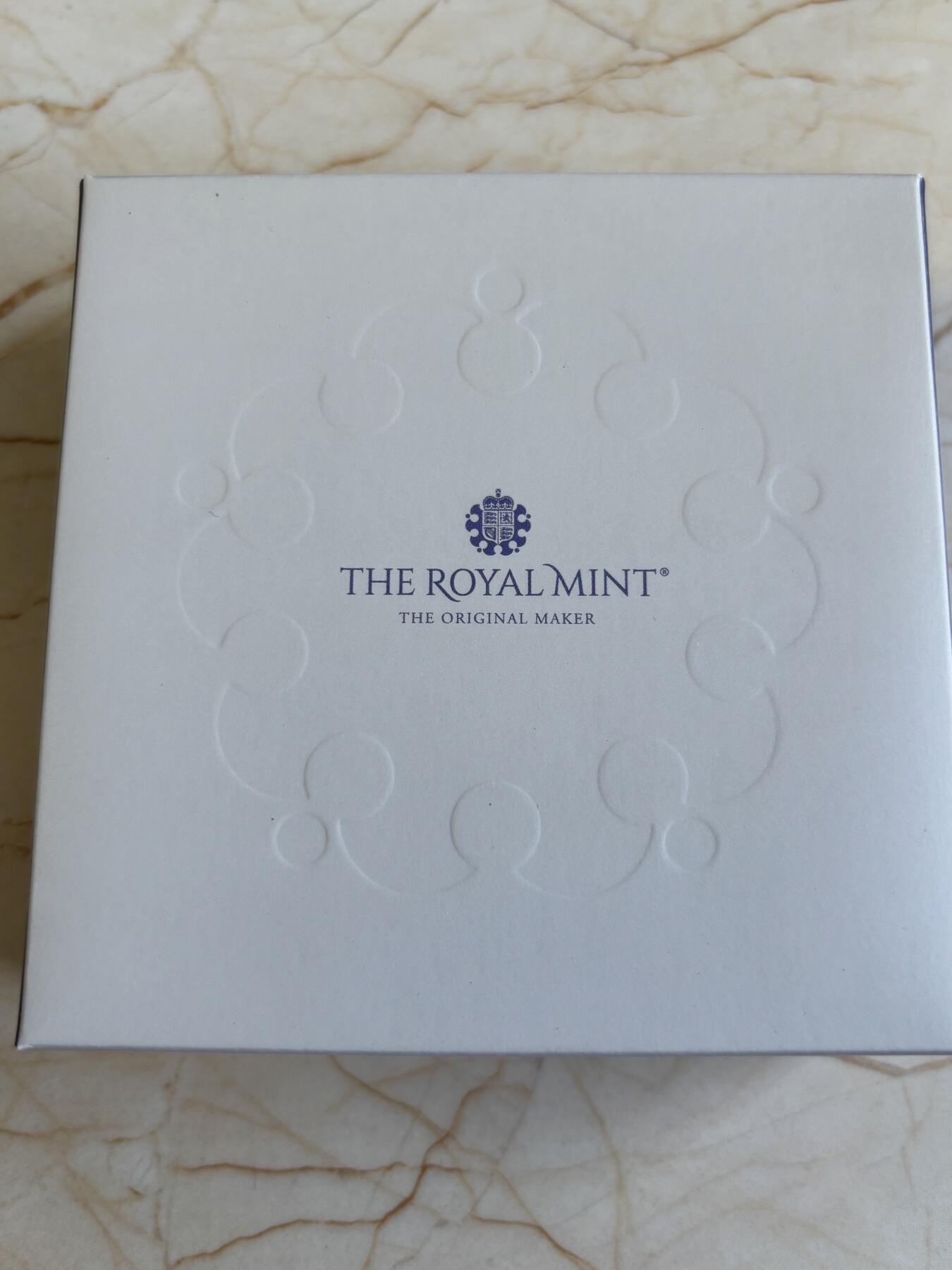 第184期拍卖 英国2022年发行致敬女王伊丽莎白二世50便士加厚精制纪念银币，925银，16克，塑料盒有破