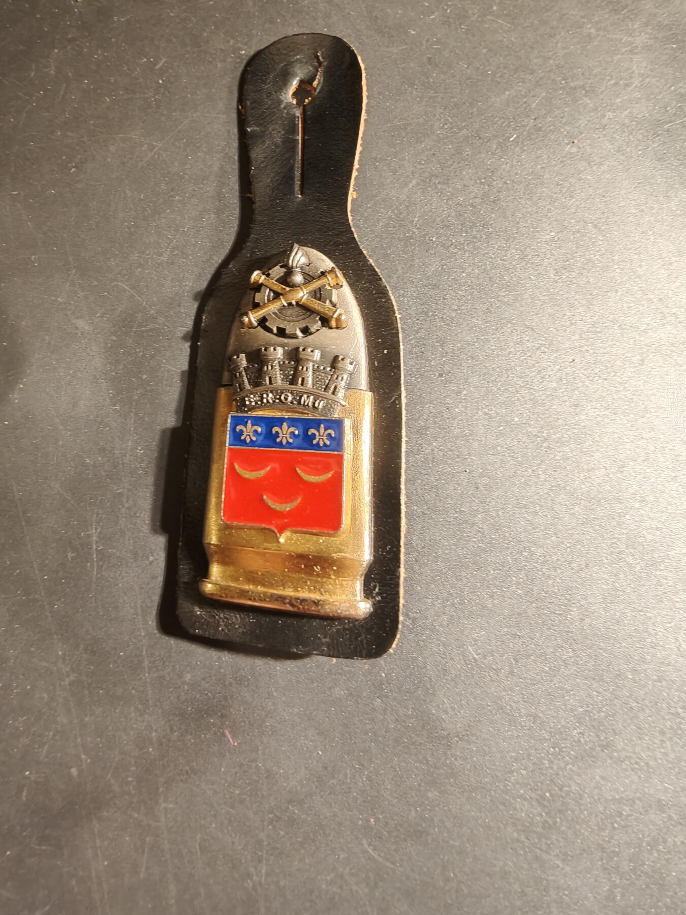 老王徽章第168期 法国军需弹药总局证章