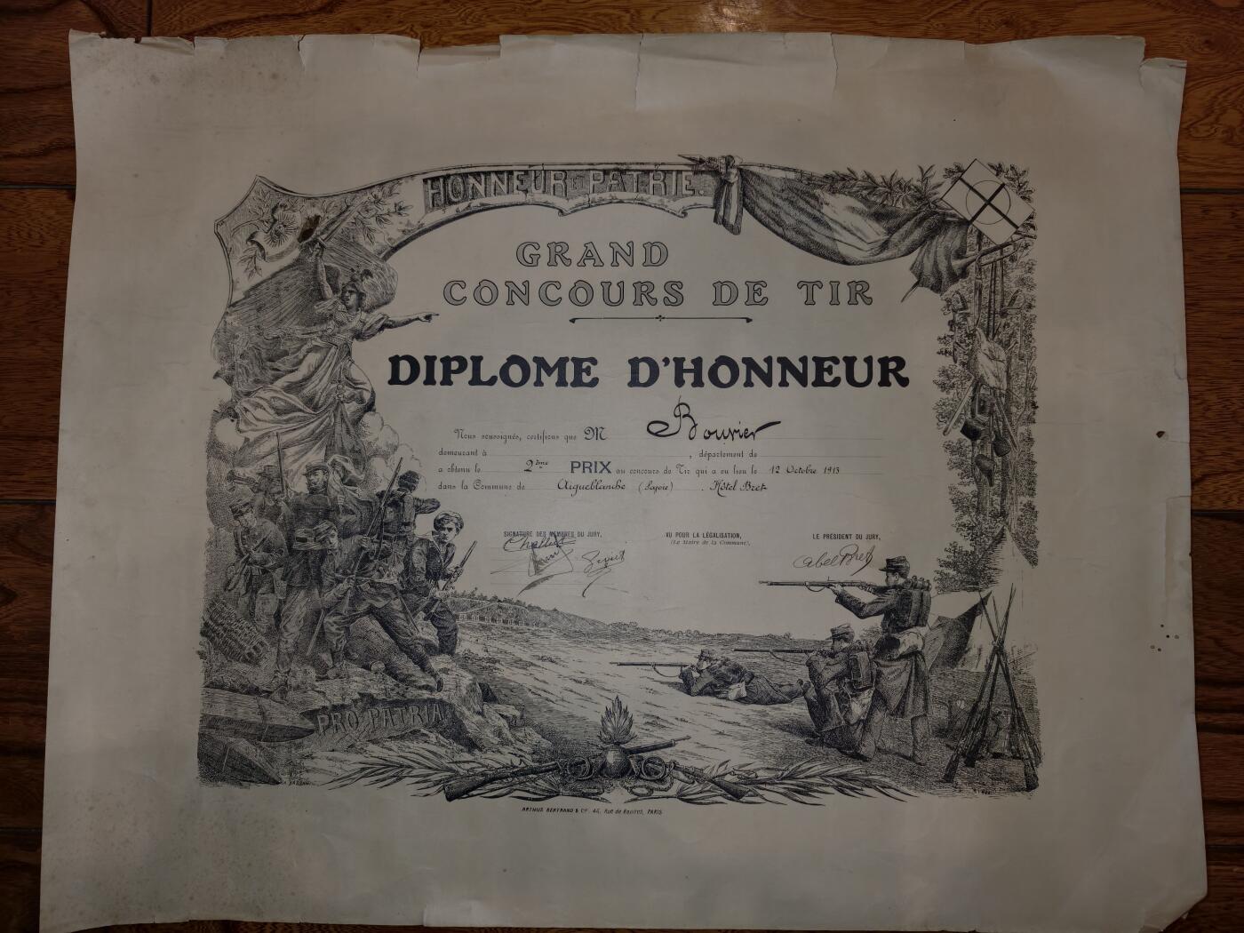 凯旋世界勋赏（第20期）（欢迎送拍）（对拍品有疑问请询问客服，不接受到手刀，出价默认拍品品相。请认真阅读拍卖规则！出价默认已认可！）（收到货请录制开箱视频，无视频概不处理问题。） 法国全国射击大赛的荣誉射手文凭