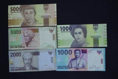 【淘币小摊】限时拍第八百二十一拍  纸币场  满百包邮可预留两周  周一统一发货  - 印尼1000-2000-5000卢比纸币5张【有折】