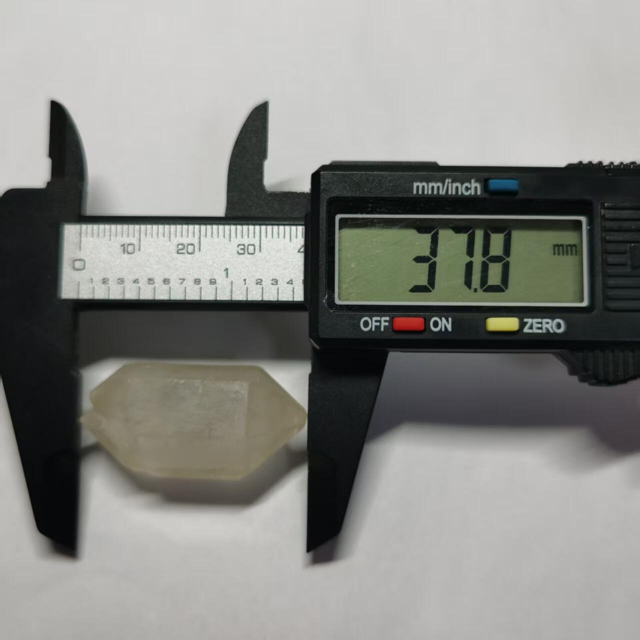 七河·世界钱币杂件水晶矿标小拍（总第30期） 藏家出品X666 云贵闪灵水晶原石 本件拍品由合作藏家邮寄，库存编号5380.