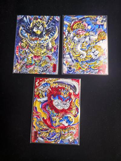 无佣金 不寄存 不收拍 链接少 我只是一个小小的卡牌收藏玩家   需要多宫大佬请私聊 部分卡牌设有底价（不想玩的那么累，即使有底价也会比市场价便宜的多，懂的自然懂） 拒绝小号抬价 大家放心拍 所有拍品部分套有卡膜 部分卡牌多宫 自制卡牌 不包厂瑕 放大镜 品控 勿拍 流拍商品会循环 感谢大家支持 留个关注 不定时上新 谢谢 - 奇点卡牌 山丘 狮驼岭三妖粗闪