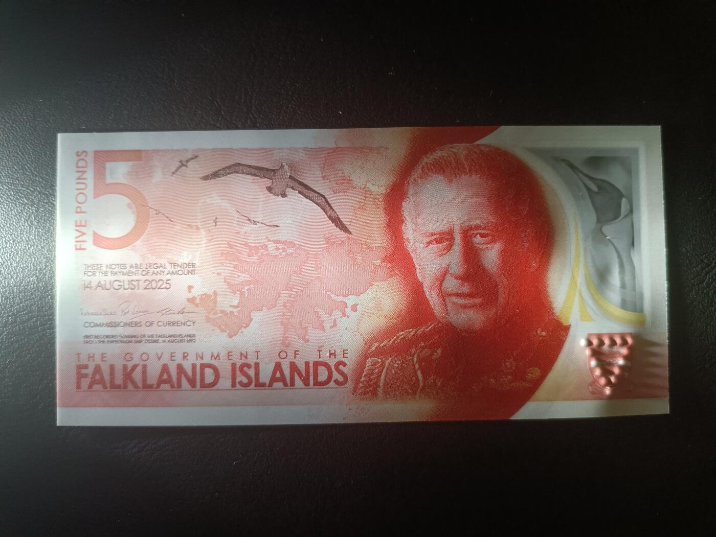 2025十二月第一期，总206期 【日】福克兰群岛2025年5镑UNC 查尔斯头像 A冠无3457朦胧号 千位小号