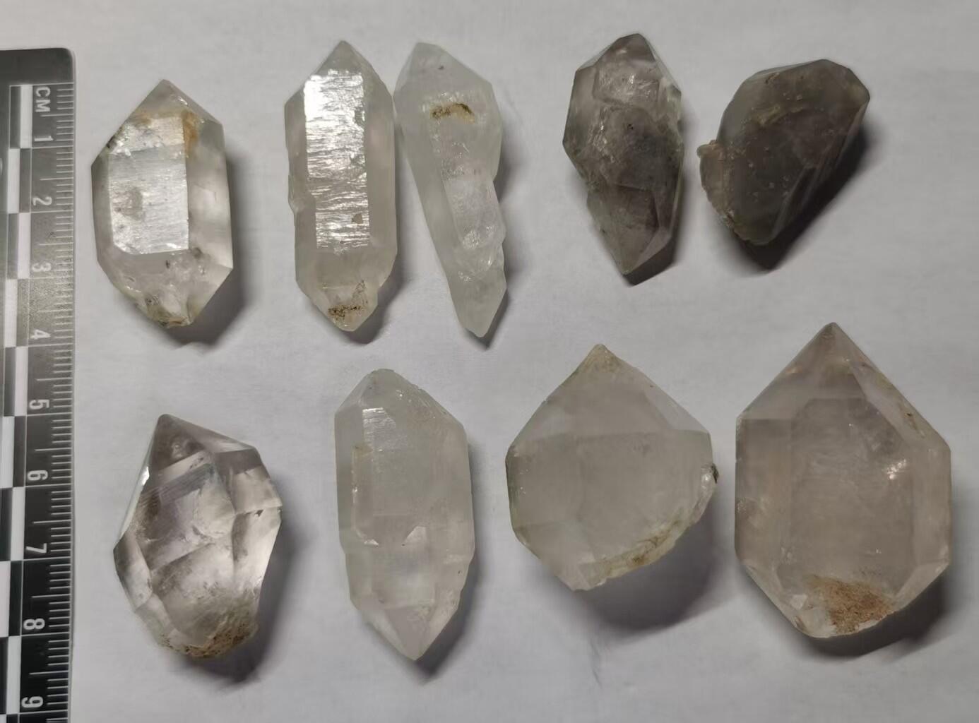 七河·世界钱币杂件水晶矿标小拍（总第30期） 藏家出品 X665 云贵闪灵水晶一组约 130 克 一共9 颗 本件拍品由合作藏家负责邮寄