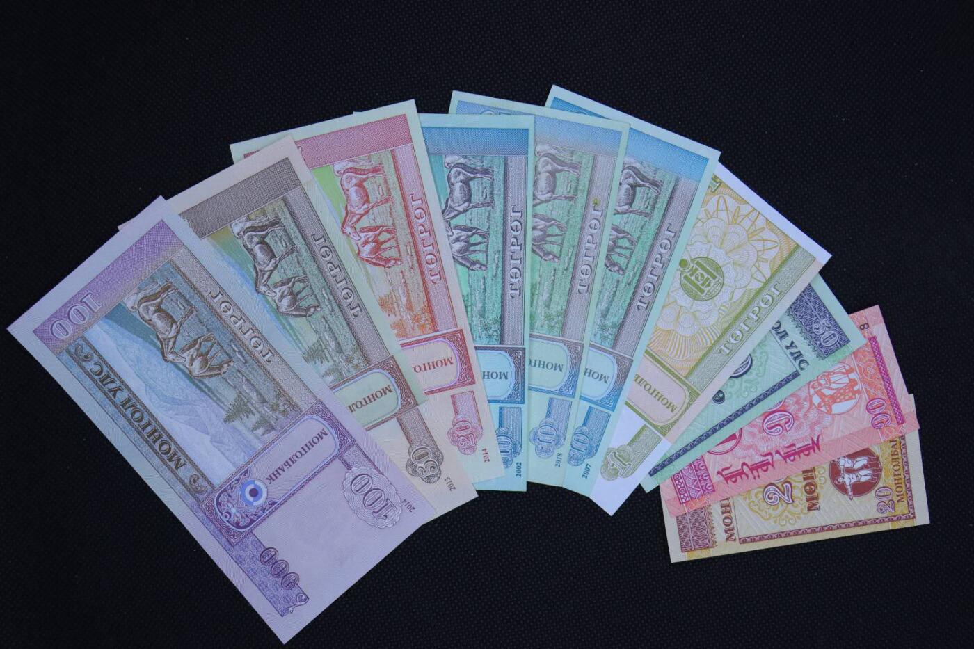 【淘币小摊】限时拍第八百二十一拍  纸币场  满百包邮可预留两周  周一统一发货   蒙古10蒙戈-100图格里克纸币10张