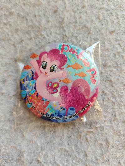 【随心含颖卡拍51期】卡游/集卡社/卡卡沃 抽卡机专场拍卖【无佣金】 - 卡游 小马宝莉 碧琪吧唧一个 人鱼造型