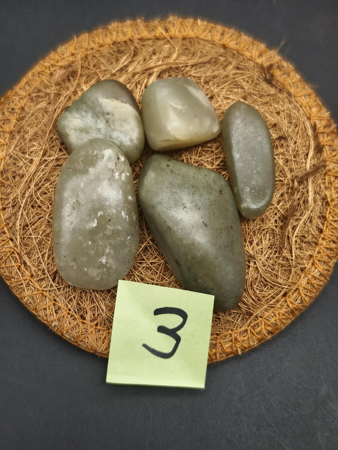 92期回流戒指饰品杂件纪念章丝路钱币专场 和田玉籽料