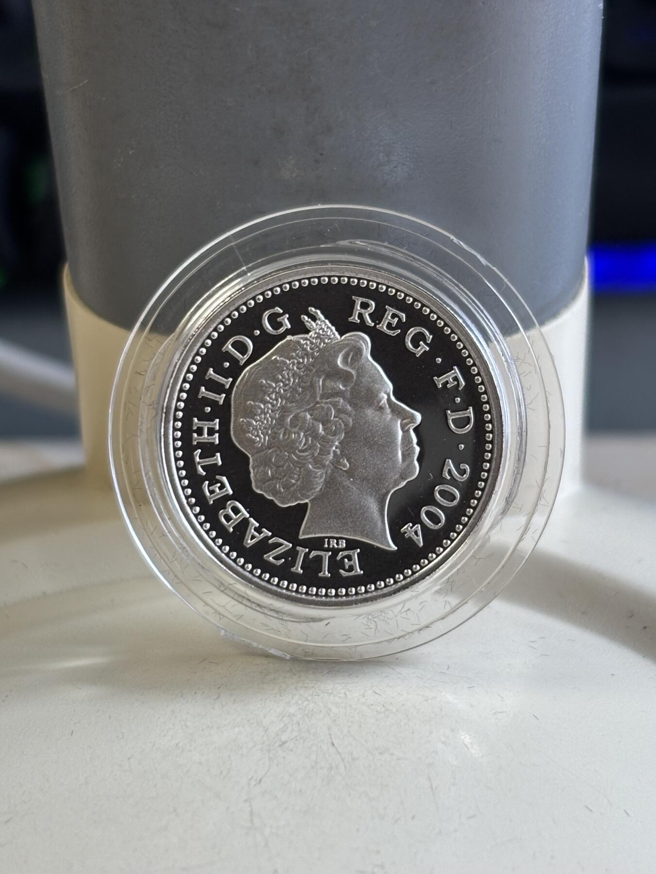 第184期拍卖 英国2004年皇室神兽1英镑精制纪念银币4枚全套，925银，发行5000套