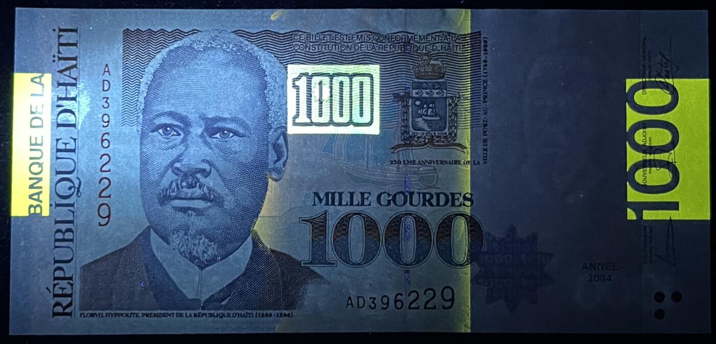 小福收藏拍卖第197期 裸钞场 本期有多张豹子号靓号 百慕大03年50元纪念钞百位号 马来亚和英属婆罗洲开国第一张纸币大冠女王 马来亚 41年1元英王乔六 法属太平洋10000法郎 捷克1000克朗纪念钞千位号  卢森堡 1000法郎  萨尔瓦多样钞 匈牙利 法罗群岛 危地马拉等多国精美纸币 海地 2004年 1000古德 纪念钞 无47 紫外有指纹痕 unc