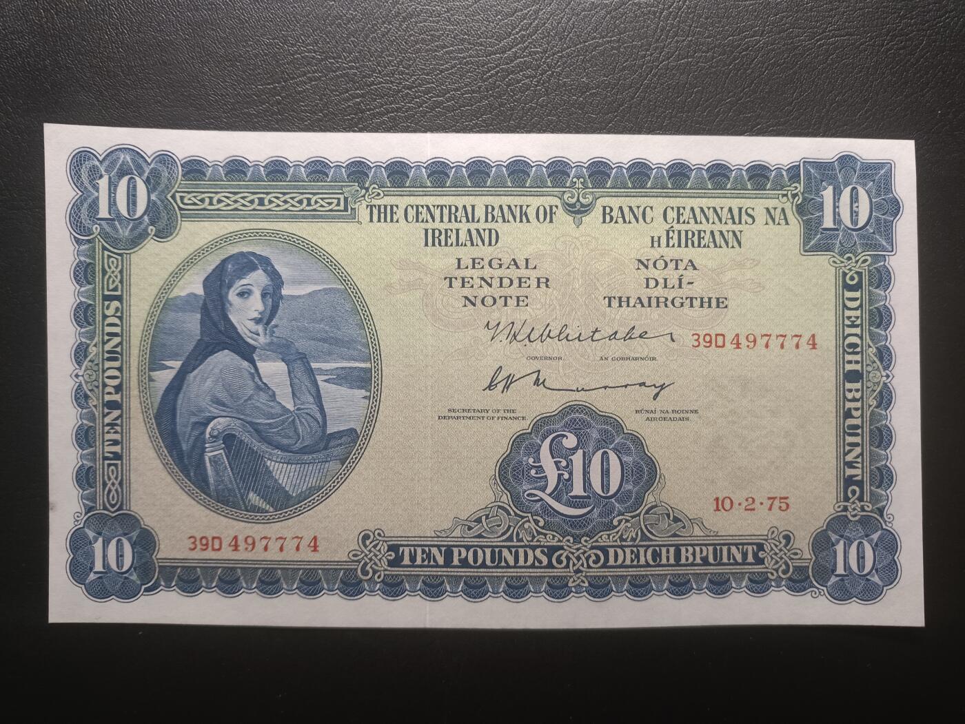2025十二月第一期，总206期 爱尔兰1975年10镑UNC-豹子身777，爱尔兰人格化象征“拉维利夫人”，稀有的中高面值