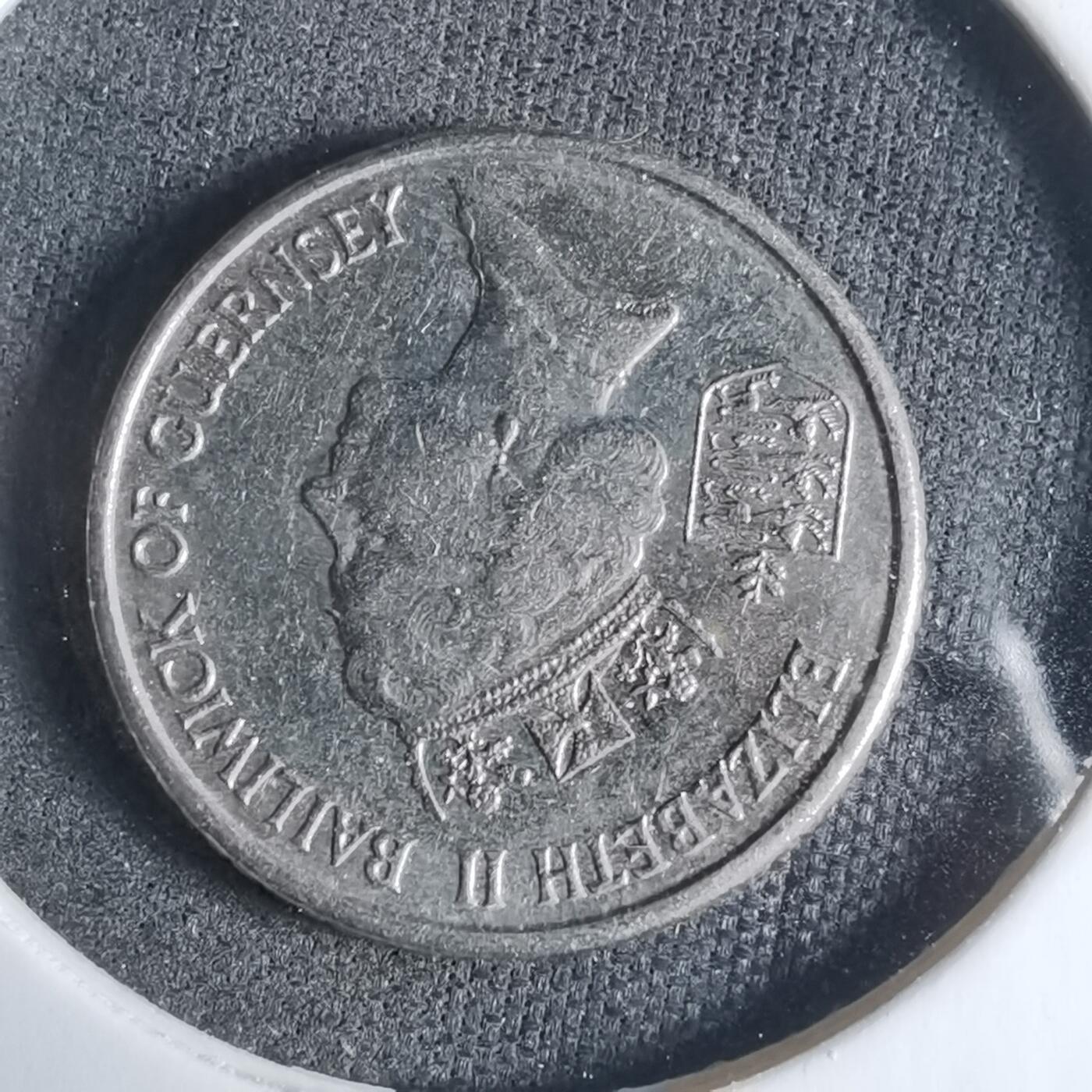 沼泽如烟--第921场 根西1990年5便士