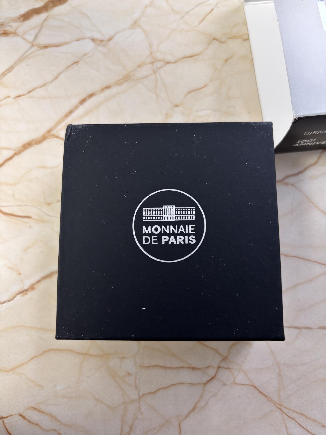 第184期拍卖 法国2023年迪士尼米老鼠和唐老鸭诞生100年彩银币，999银，22.2克，发行5000枚