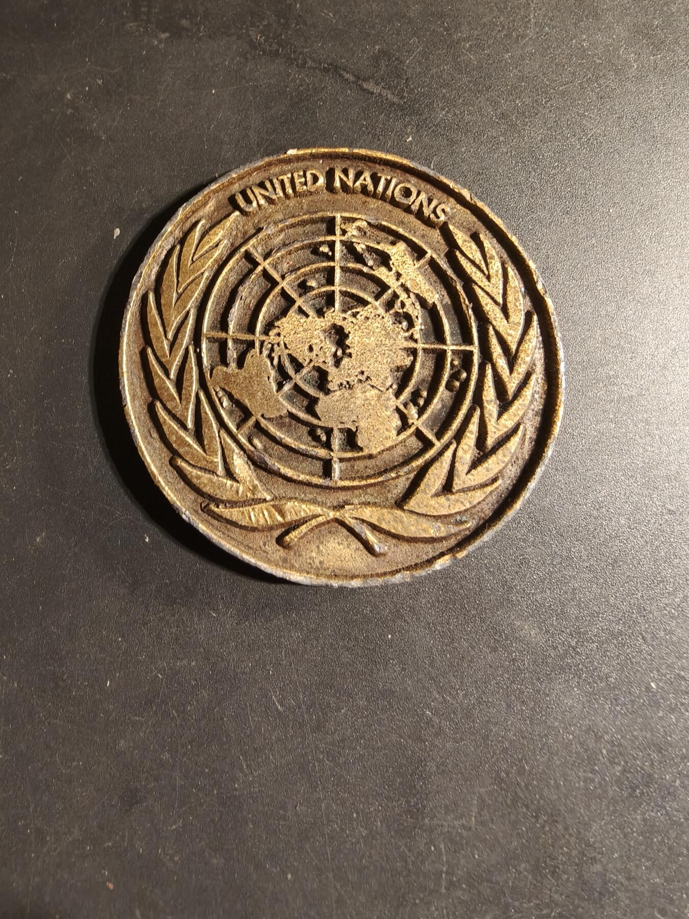 老王徽章第168期 加拿大蒙特利尔联合国大厦纪念章    直径56mm.   重量61.2g