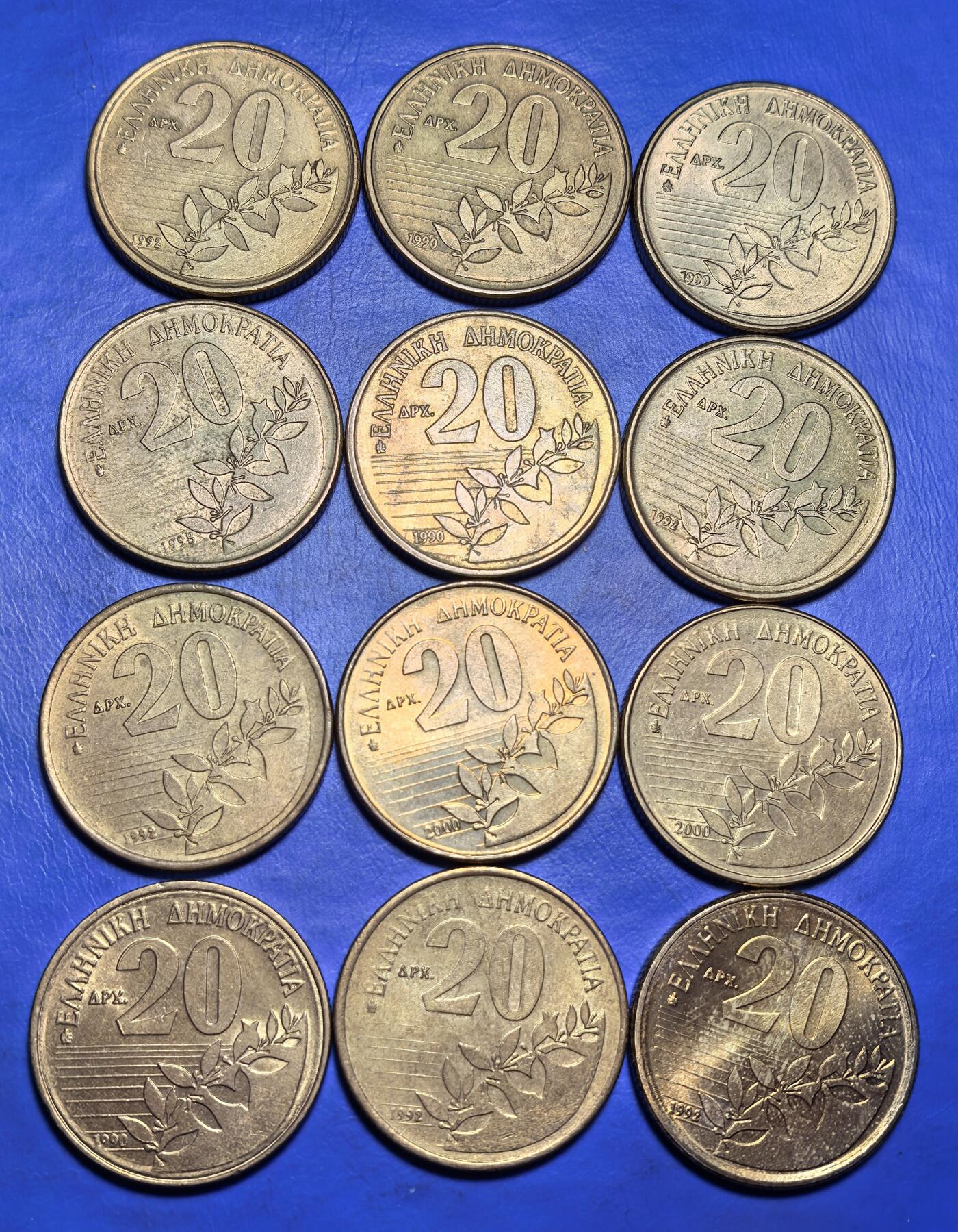 外国优质老铜币银币，周六九点倒数截拍，满百包邮，可寄存半年，喜欢朋友微信扫描二维码可直接参拍