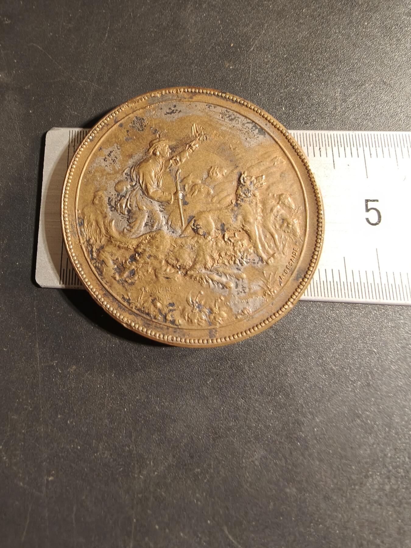 老王徽章第168期 法国牧羊犬爱好者俱乐部大铜章     直径41mm.    重量32.6g