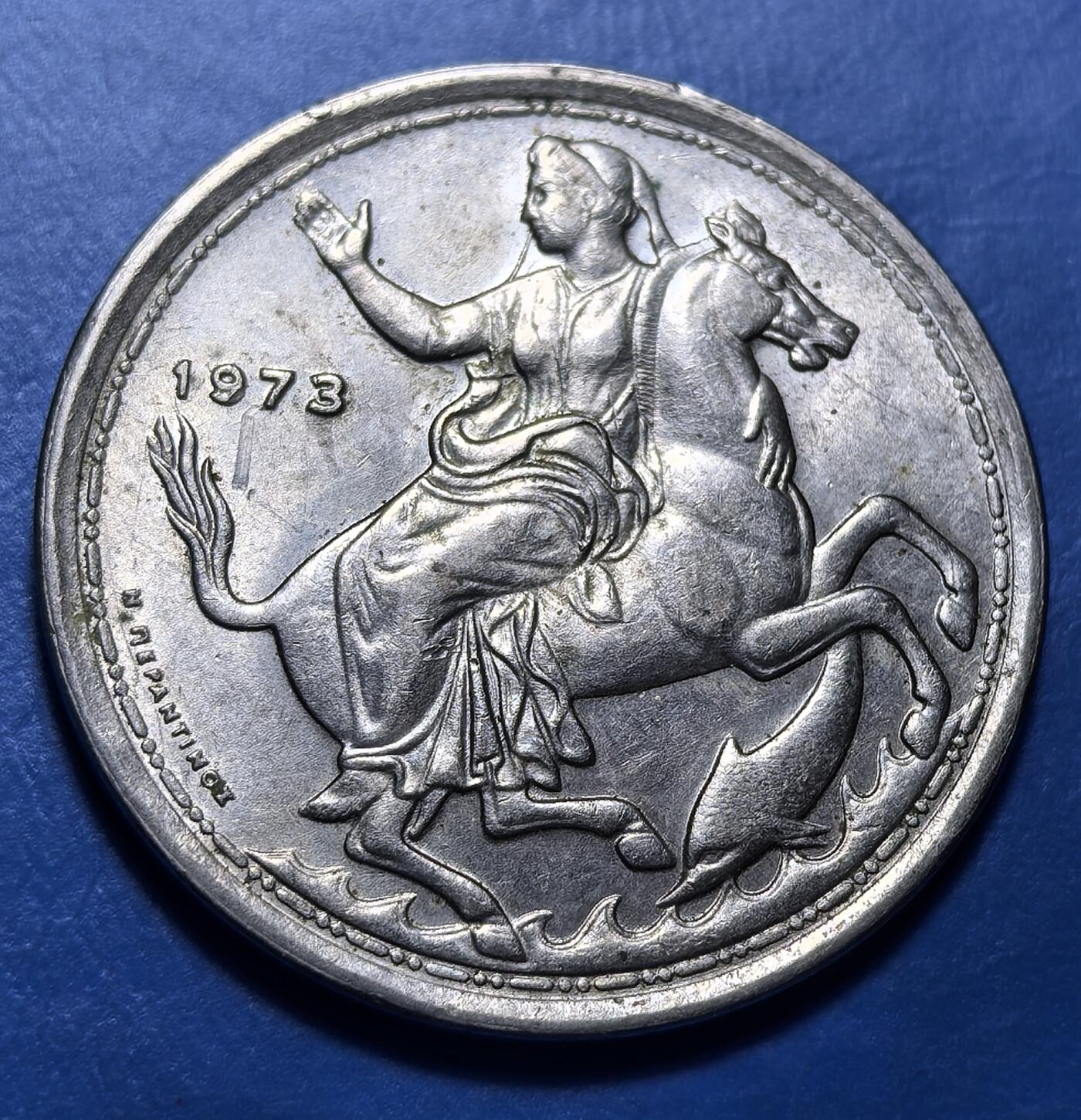 外国优质老铜币银币，周六九点倒数截拍，满百包邮，可寄存半年，喜欢朋友微信扫描二维码可直接参拍