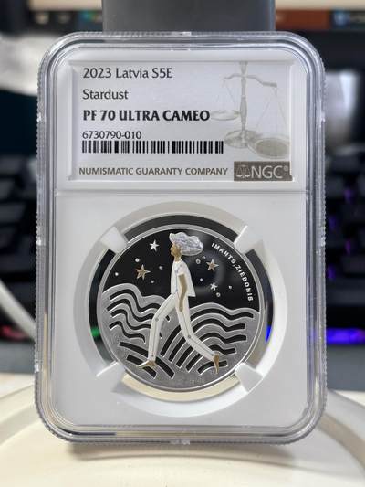 第183期拍卖 - 拉脱维亚2023年星尘镀金精制纪念币NGC -PF70UC 带盒证，925银，22克，发行量4000枚