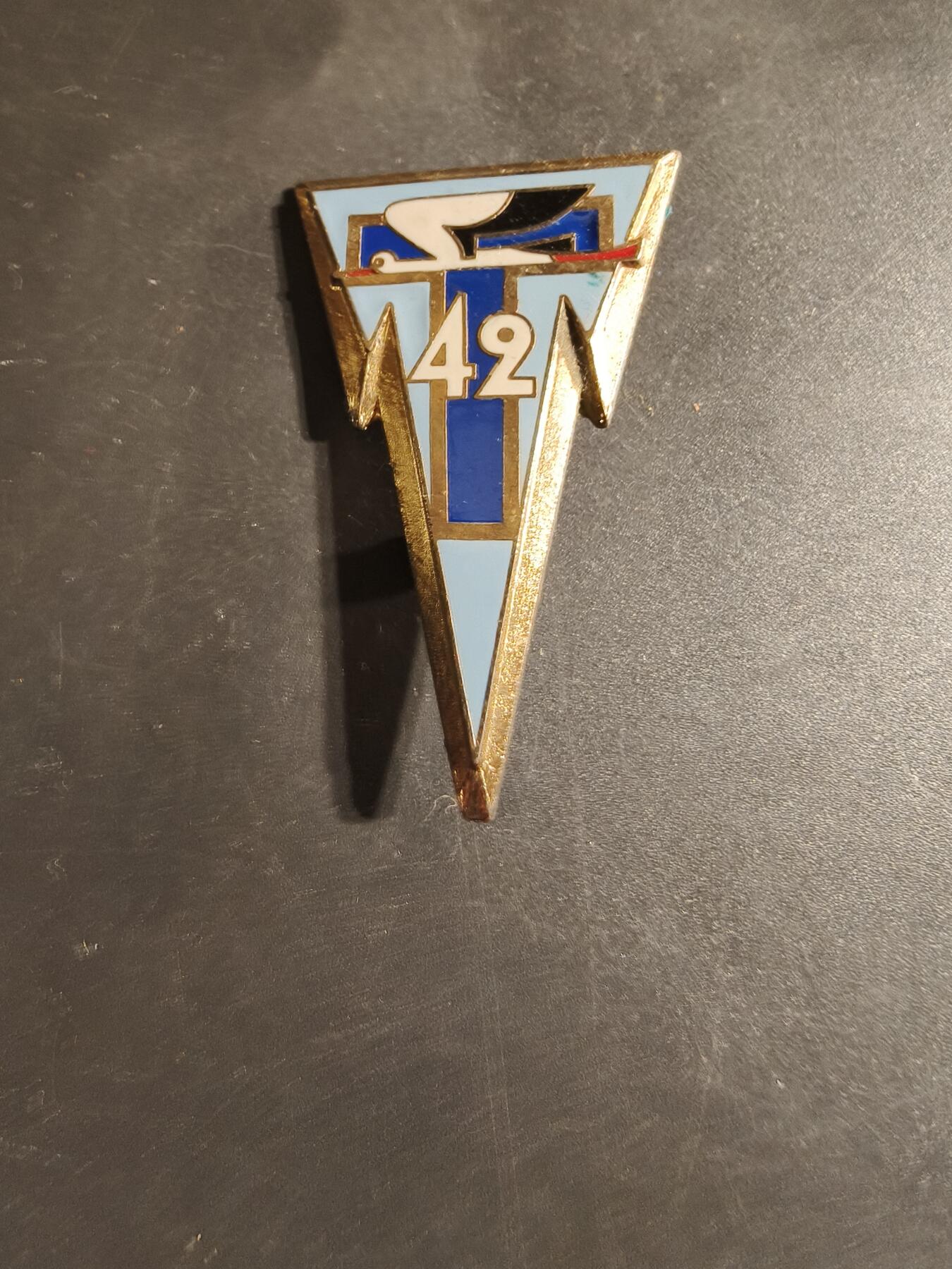 老王徽章第168期 法国第42通信团证章