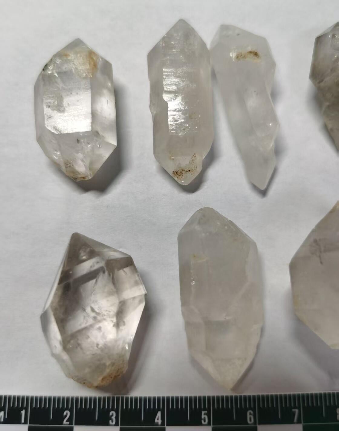 七河·世界钱币杂件水晶矿标小拍（总第30期） 藏家出品 X665 云贵闪灵水晶一组约 130 克 一共9 颗 本件拍品由合作藏家负责邮寄