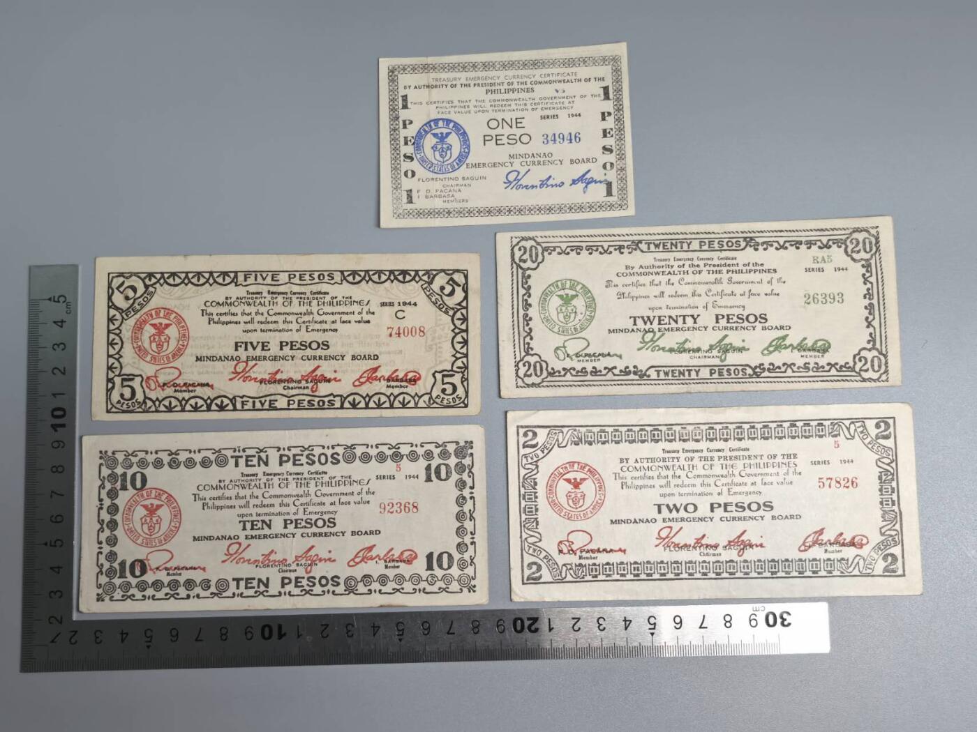 小驴勋章奖章收藏12月06日周六晚六点拍卖（珍爱和平，收藏战争，铭记历史，勿忘国耻，忠党爱国。有偿代拍，送拍规则在简介最后，参拍须阅读规则后再参拍，关系到运费包装发货时效真假辨别等关键信息，拍卖时不再发原图，看大图店主微信码在拍卖店铺介绍里） 菲律宾二战比索纸币一组