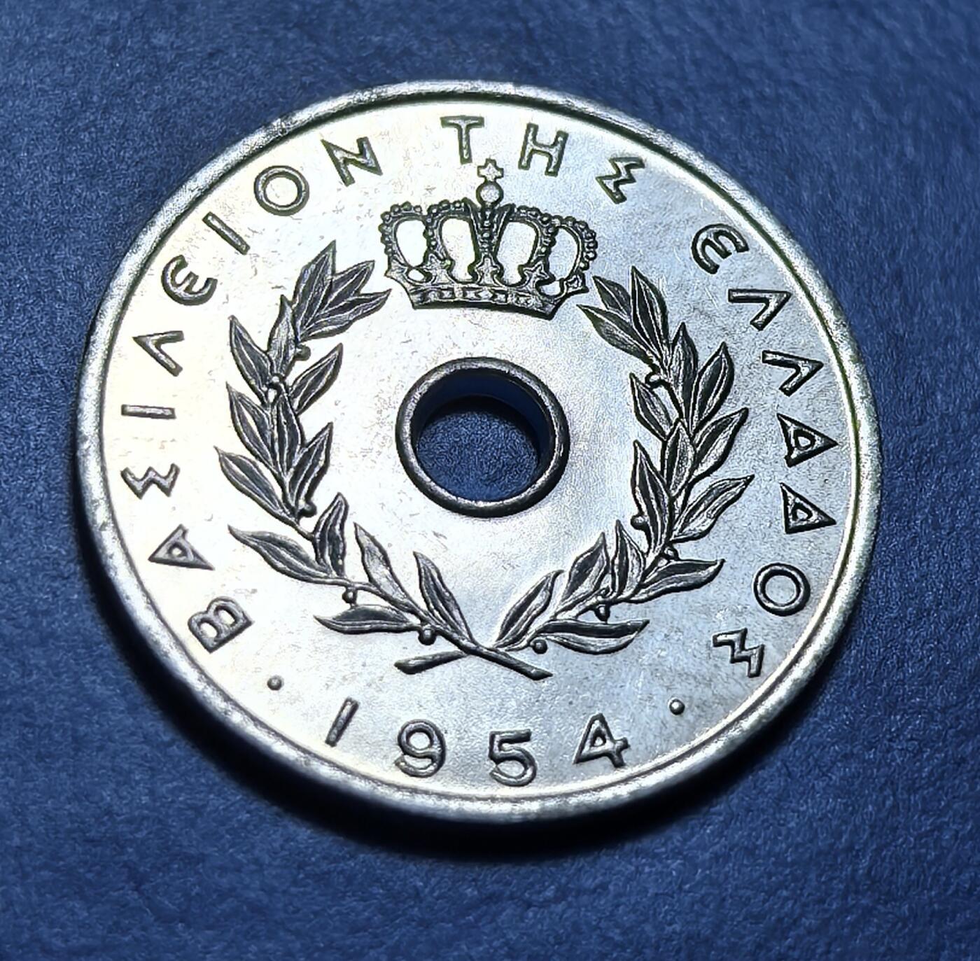 外国优质老铜币银币，周六九点倒数截拍，满百包邮，可寄存半年，喜欢朋友微信扫描二维码可直接参拍